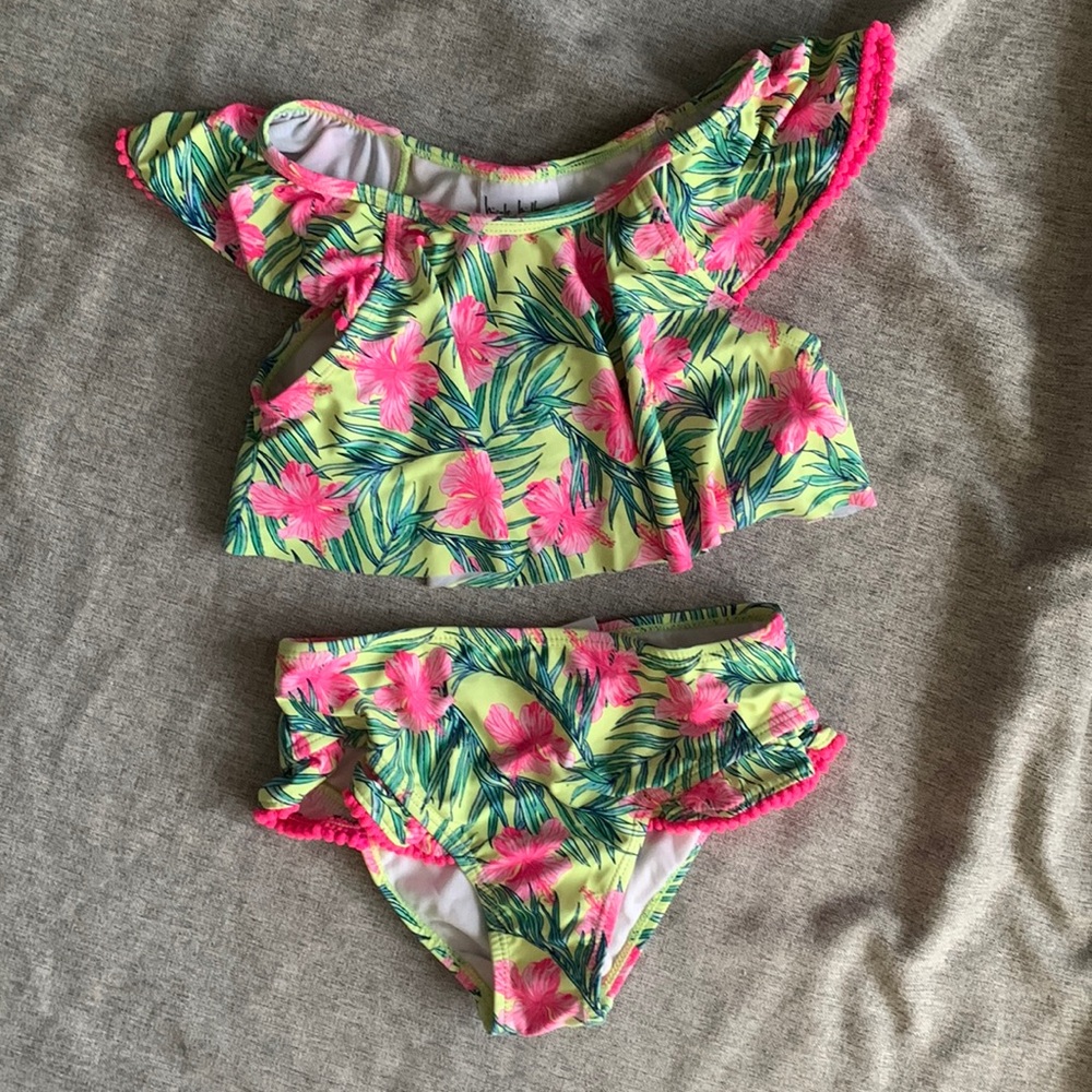 Nicole Miller Hibiscus Floral Two Piece Swimsuit - S 6/7